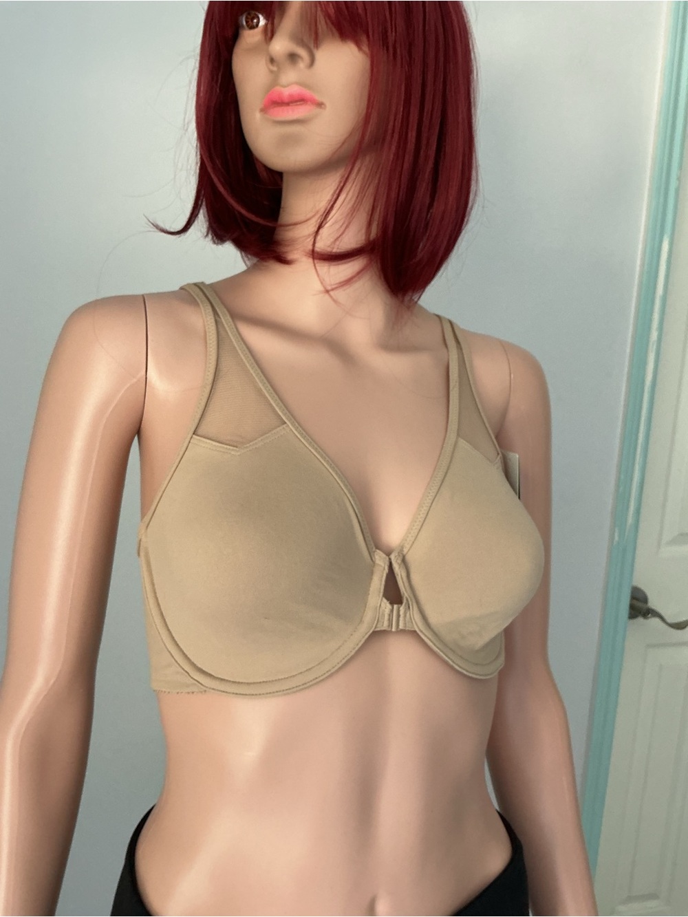 Wacoal Nude Front-Closure Underwire Bra - Picture 5 of 11